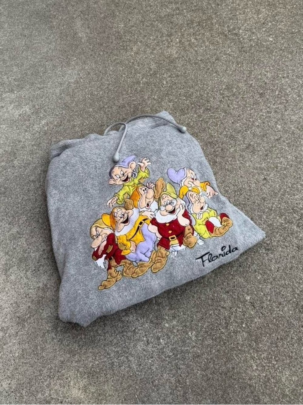 Vintage Embroidered Disney Florida Snow White and the Seven Dwarves Fleece